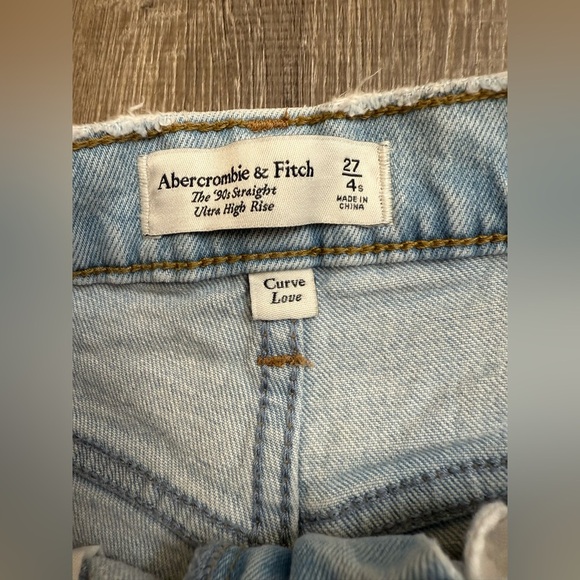 Abercrombie and Fitch Curve Love Ultra High Rise 90s Straight Jean Size 4s - Picture 5 of 9